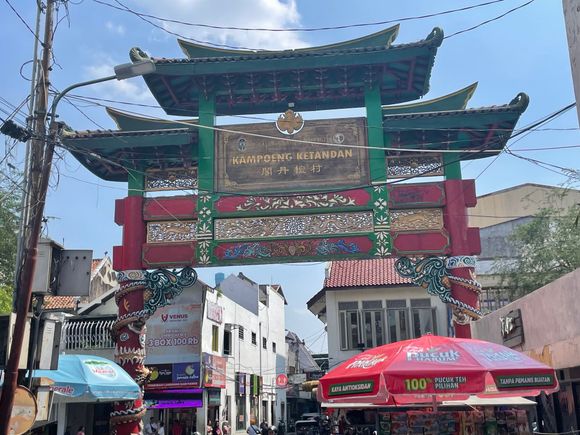 Entering Chinatown