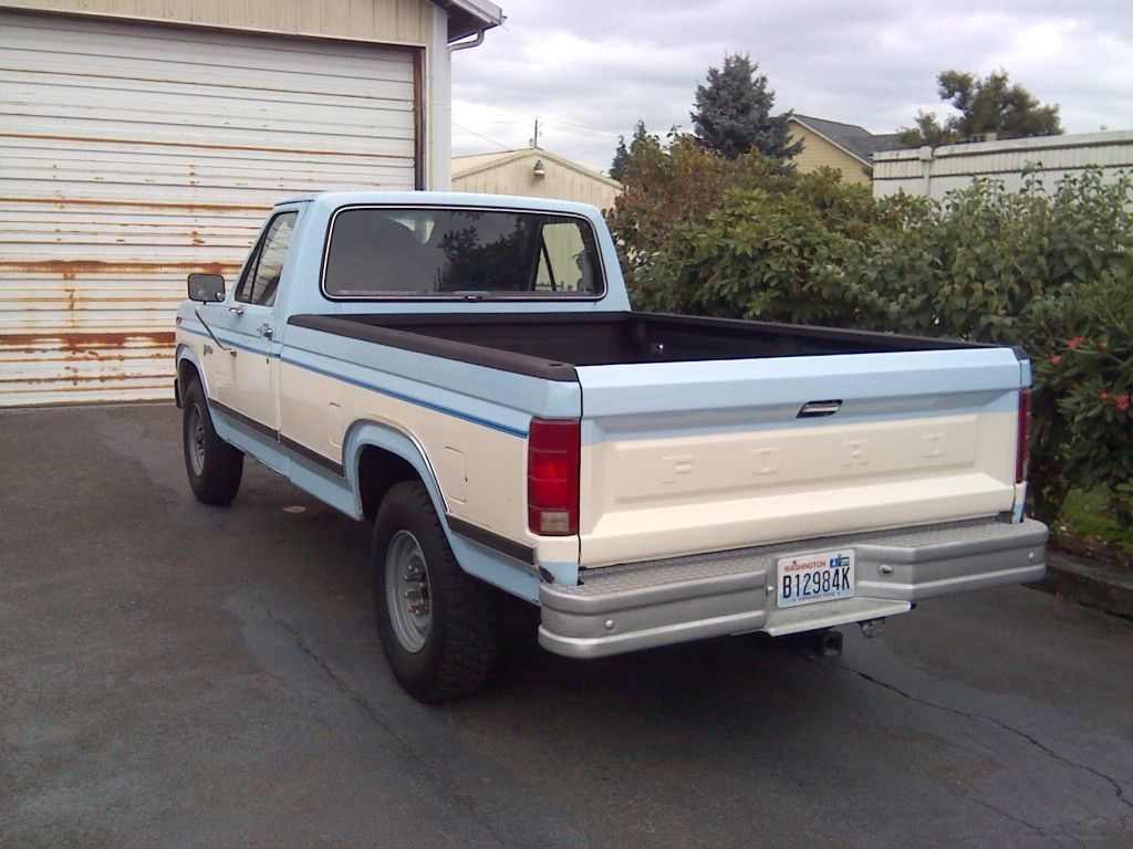 Tailgate "FORD" letter size/spacing differences between years - Ford