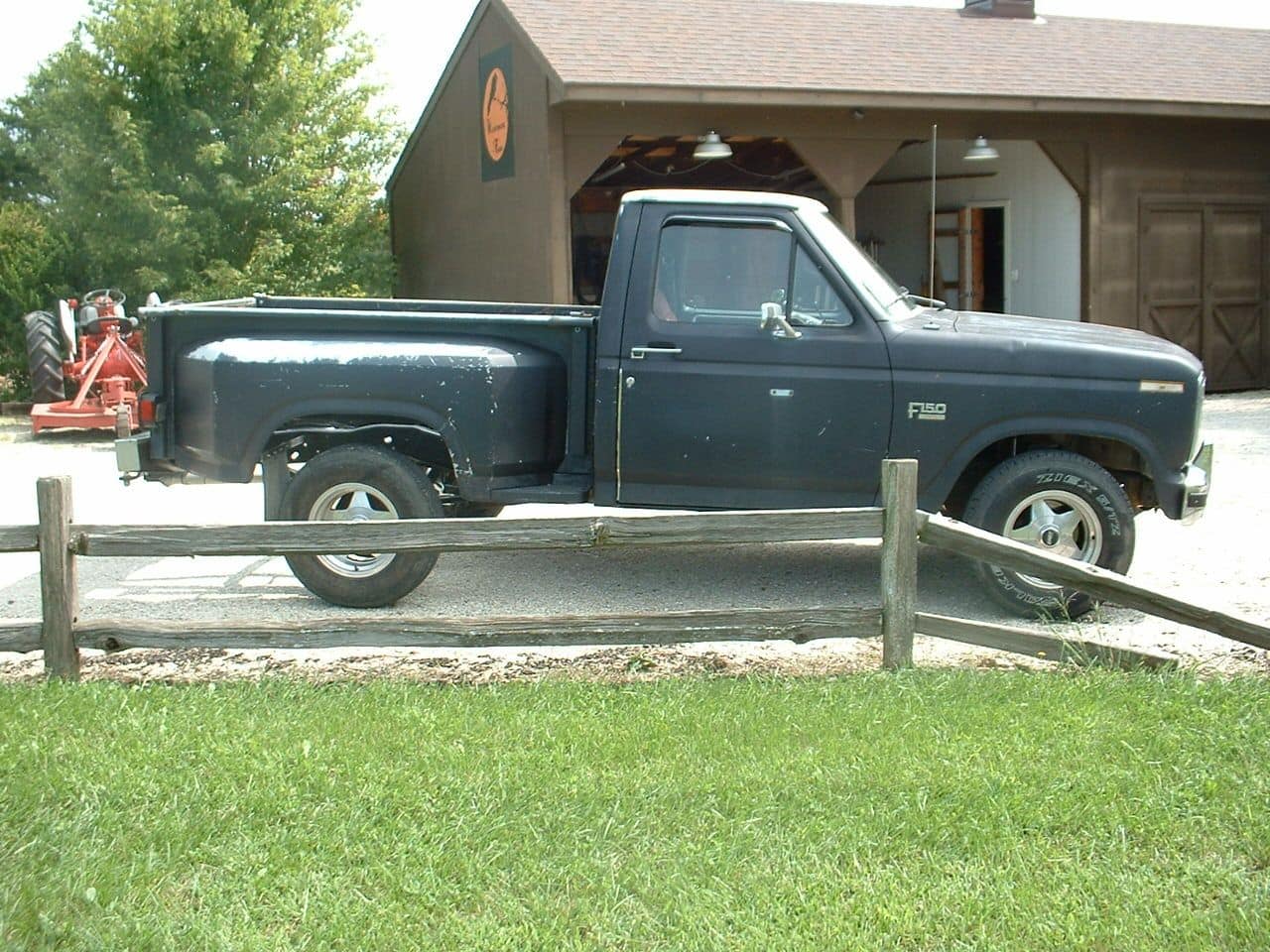 1986 Ford F-150 - 1986 F150 4.9L , c6 auto., 3.08 rear end ratio, Factory air cond. - Used - VIN 1FTDF15Y7GNA8 - 78,000 Miles - 6 cyl - 2WD - Automatic - Truck - Blue - Versailles, MO 65084, United States