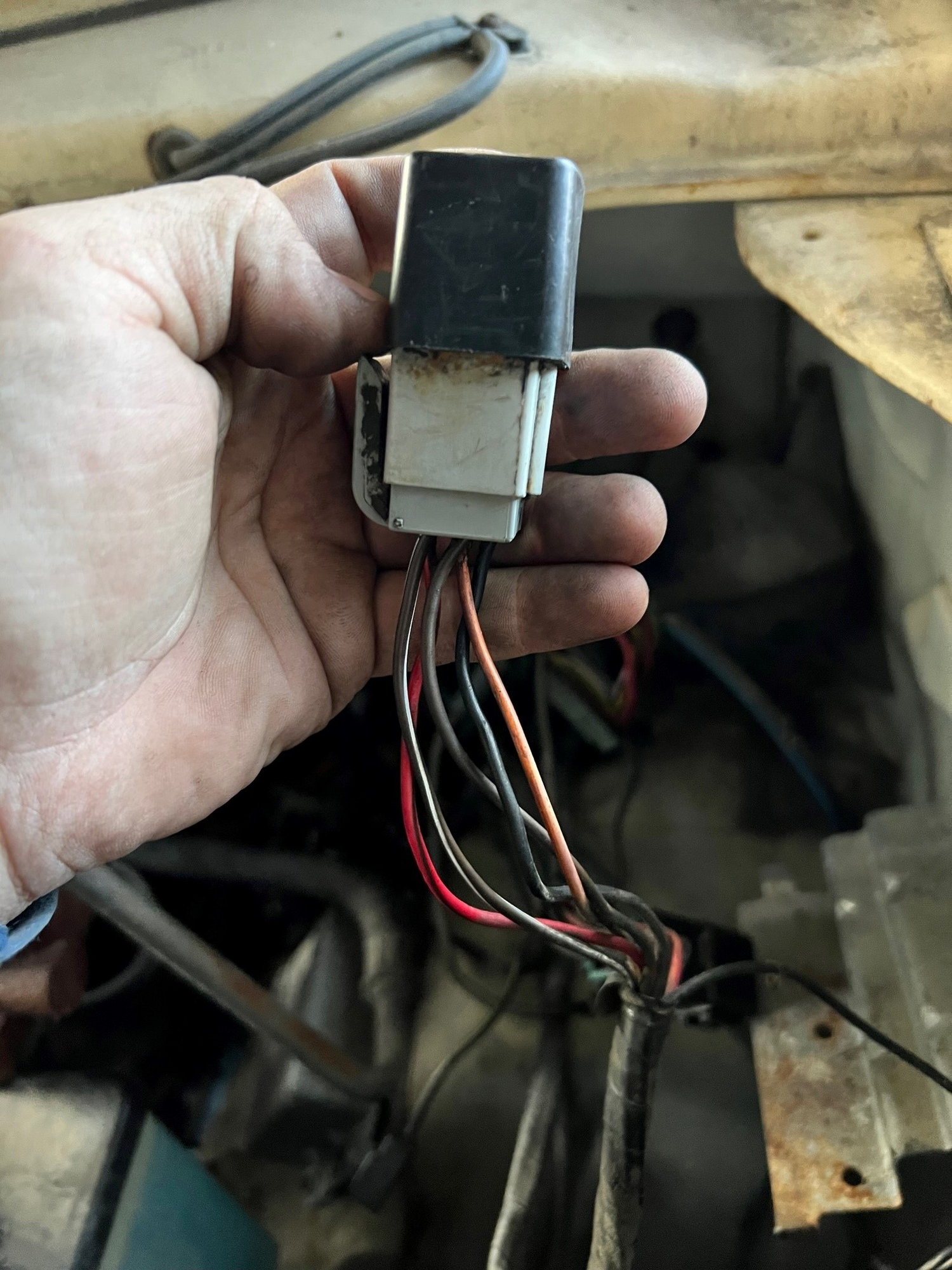 Help Identify Fuel Pump Relay Ford Truck Enthusiasts Forums