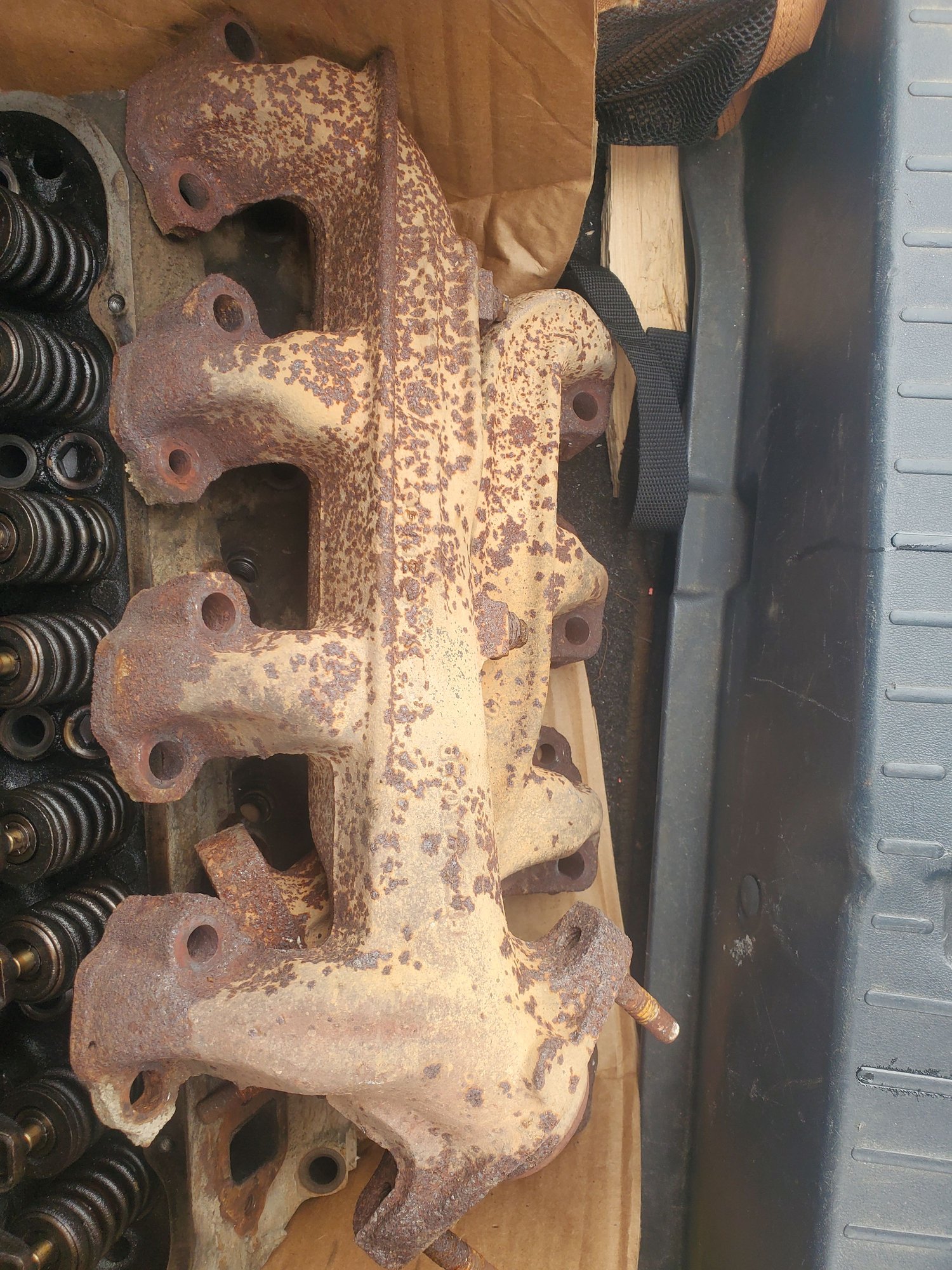 Miscellaneous - 351w Stock Heads and Exhaust manifolds - Used - Belfast, ME 4915, United States