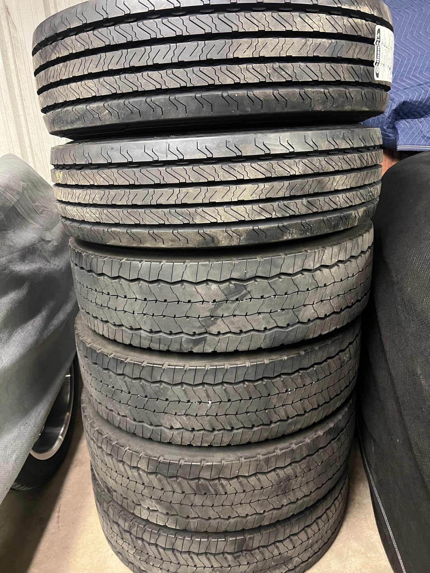 Wheels and Tires/Axles - 2018 Polished Aluminum 19.5 oem Rims Wheels with Brand New Continentals Lugs and Caps - New - 2017 to 2022 Ford F-450 Super Duty - Hewitt, NJ 07421, United States