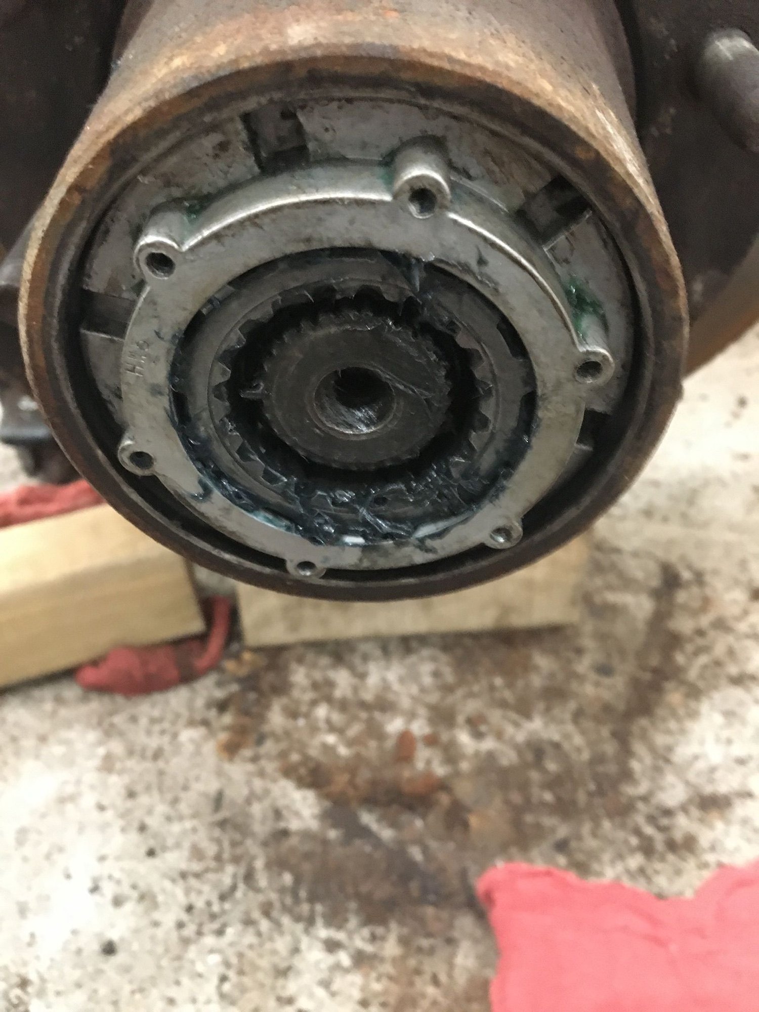 96 F250HD manual locking hub removal Ford Truck Enthusiasts Forums