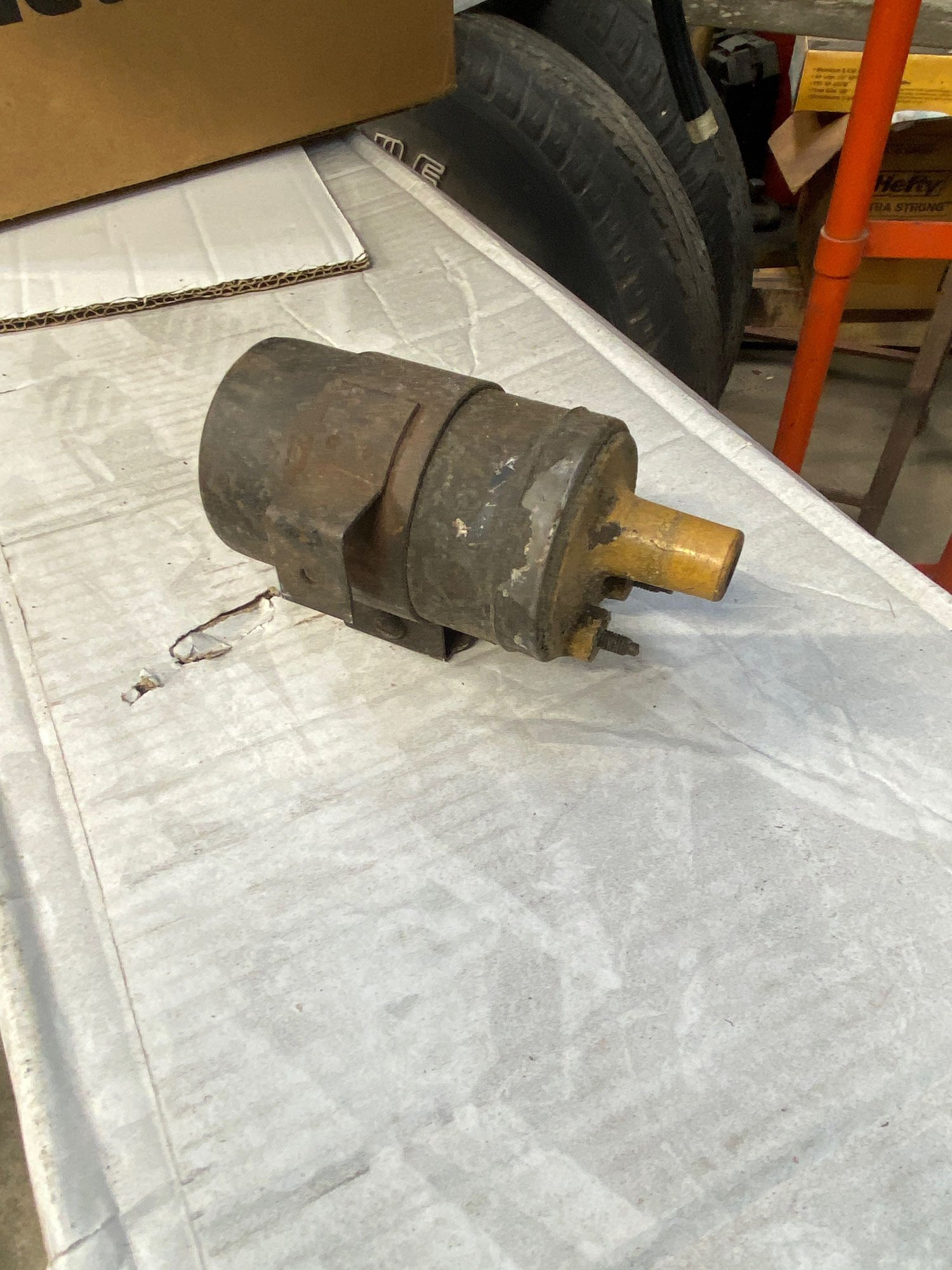 68F100 coil and mounting bracket.
