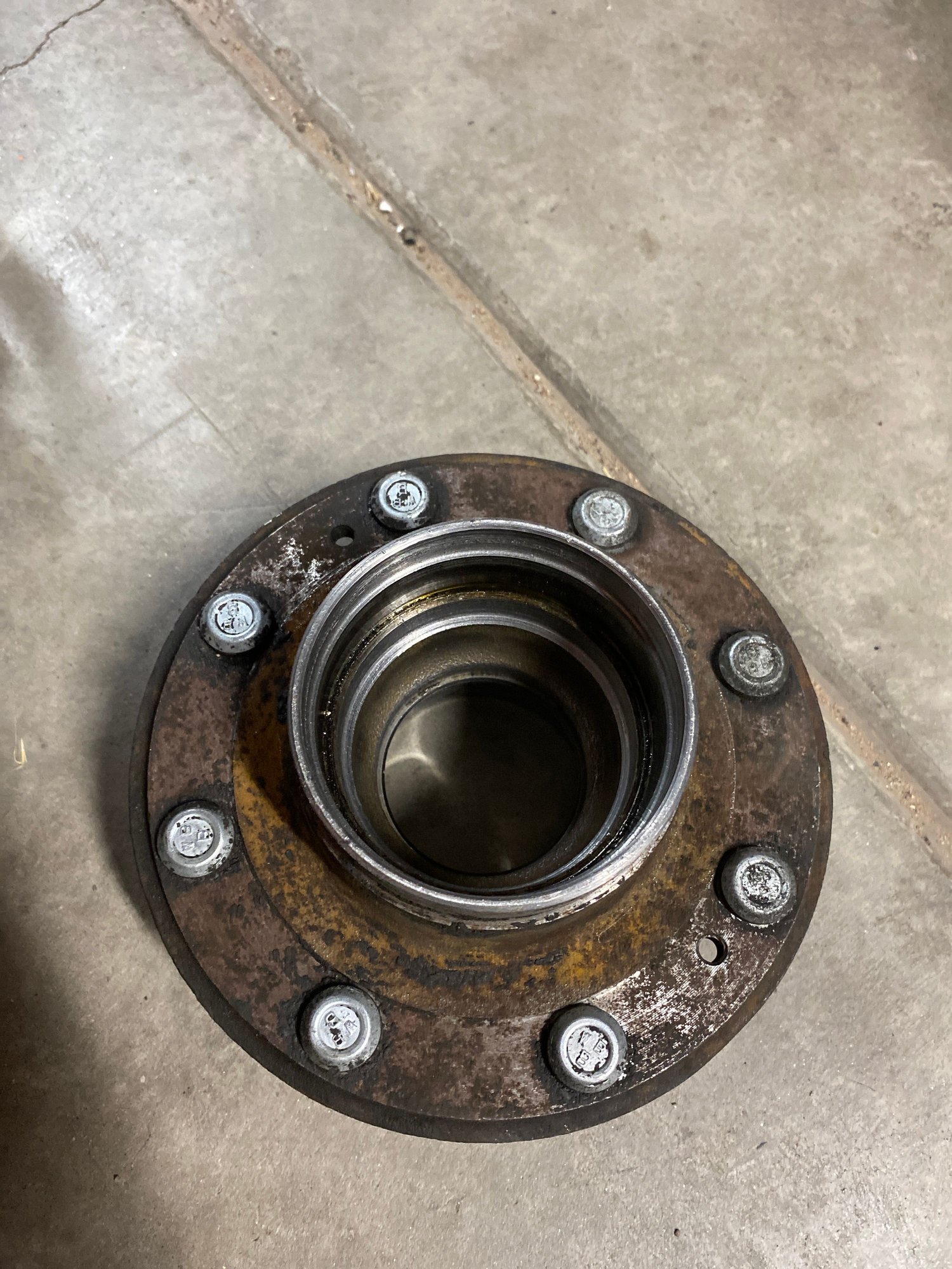 Wheels and Tires/Axles - Wanted axle hub - Used - 1974 to 1976 Ford 3/4 Ton Pickup - Belen, NM 87002, United States