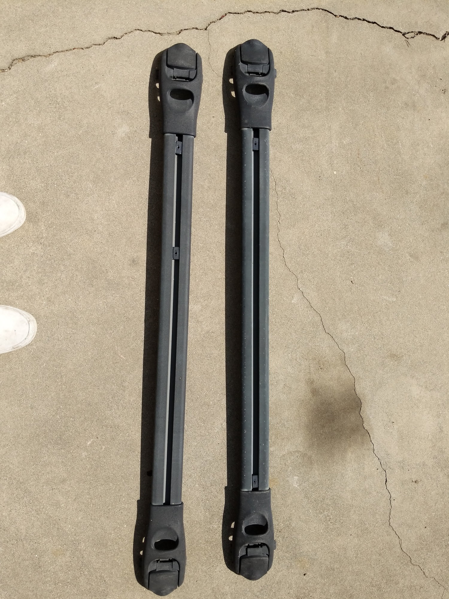 Exterior Body Parts - Excursion OEM roof rack cross bars - Used - 2000 to 2005 Ford Excursion - Long Beach, CA 90815, United States