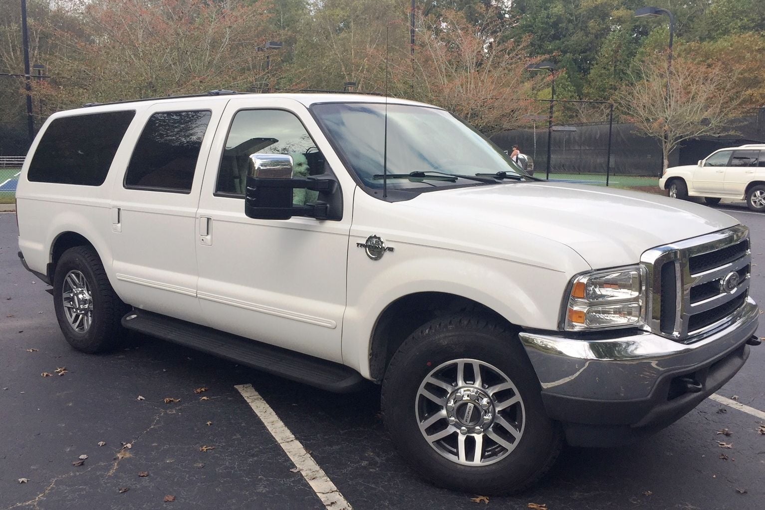 2000 Ford Excursion - 2000 Ford Excursion XLT 2wd V-10 only 87k original miles - Used - VIN 1FMNU40S24EA46068 - 87,000 Miles - 10 cyl - 2WD - Automatic - SUV - White - Suwanee, GA 30024, United States