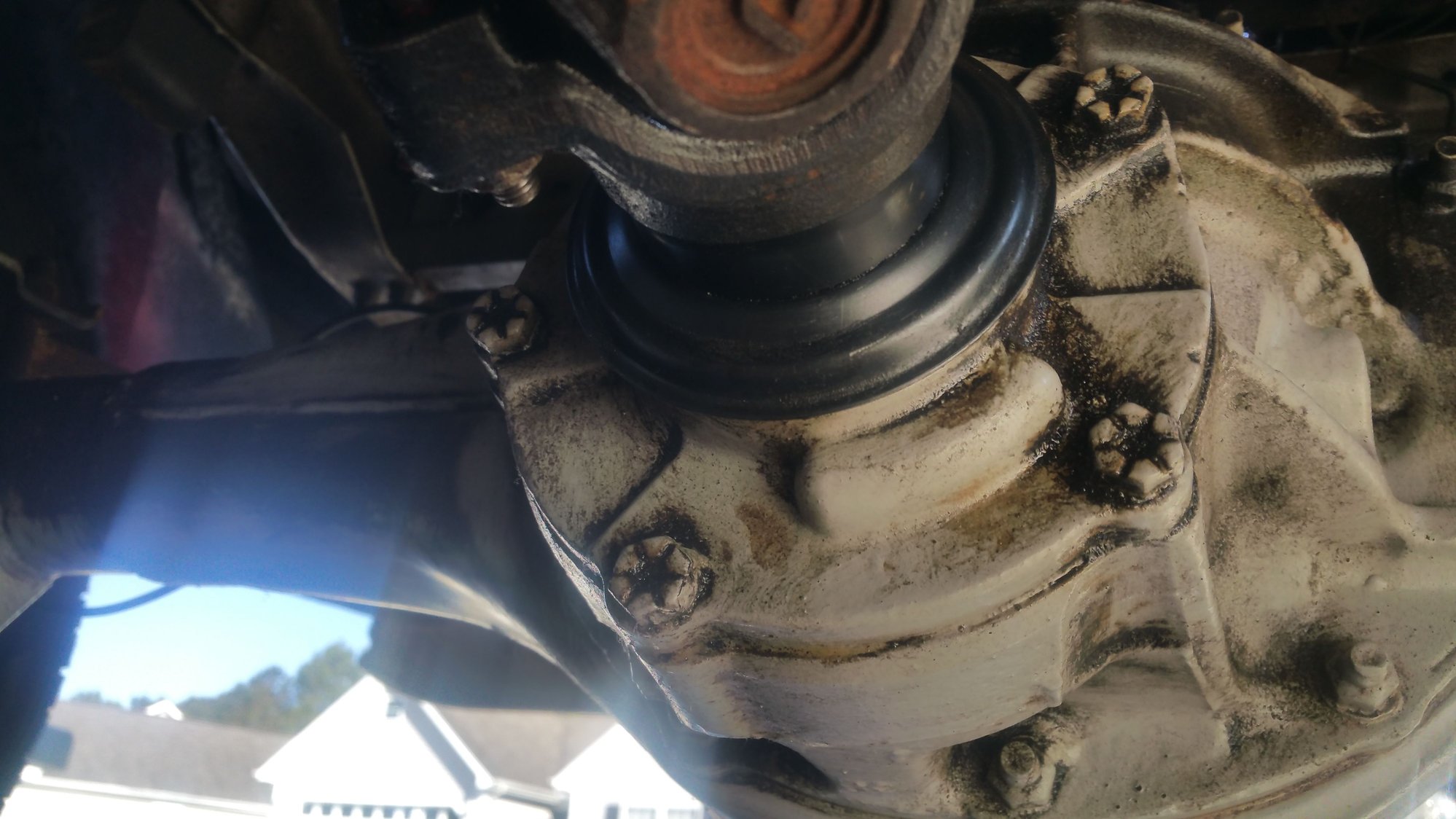 Rear differential leak... Ford Truck Enthusiasts Forums