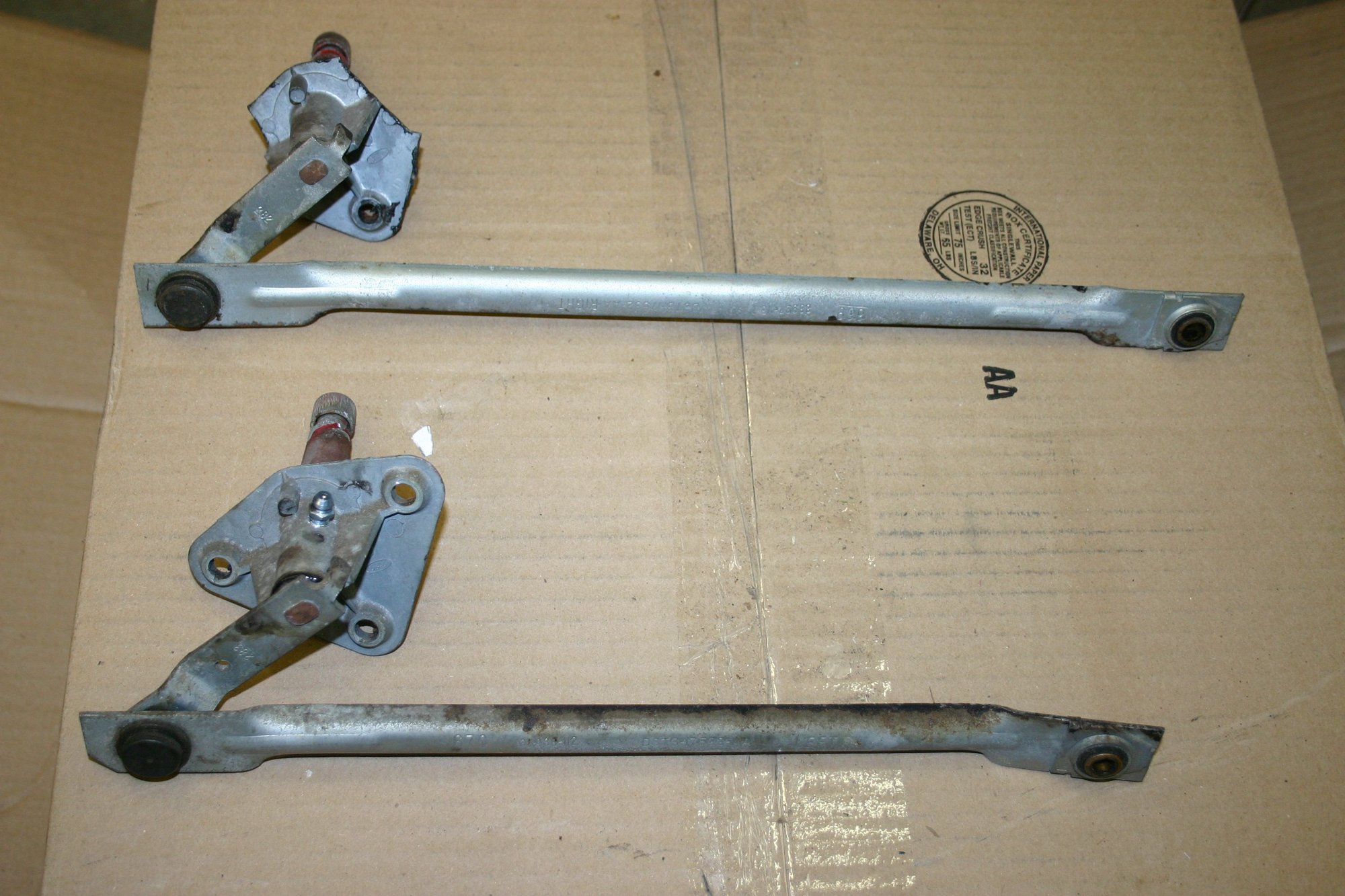 Does your wiper arm pivot wobble? Wiper assembly pics Ford Truck
