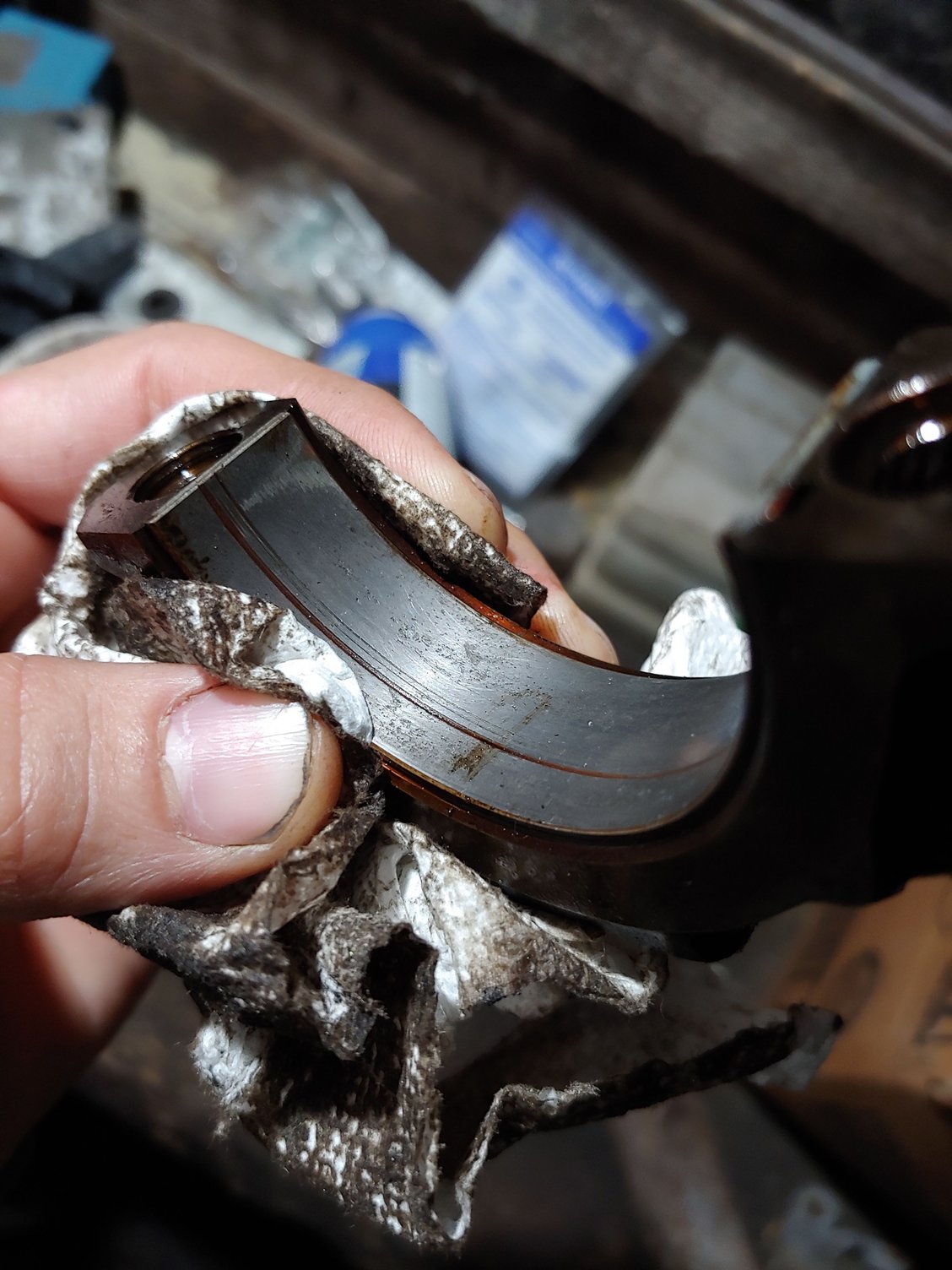 1st rod cap, felt a line in the crankshaft from this one, surprisingly so far this is the only one with a line in the crank that is feel-able