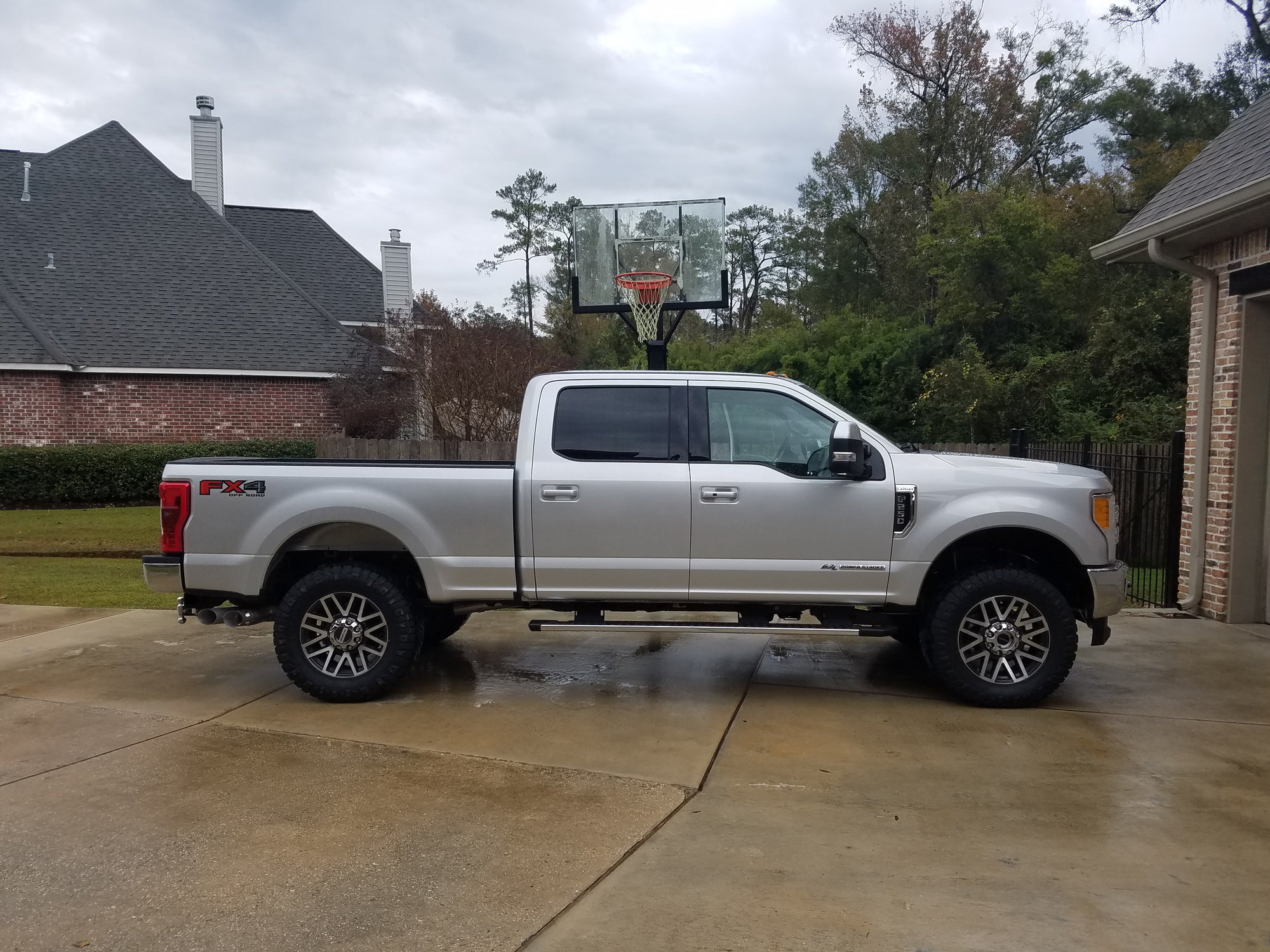 F250 With 295%2f65r20
