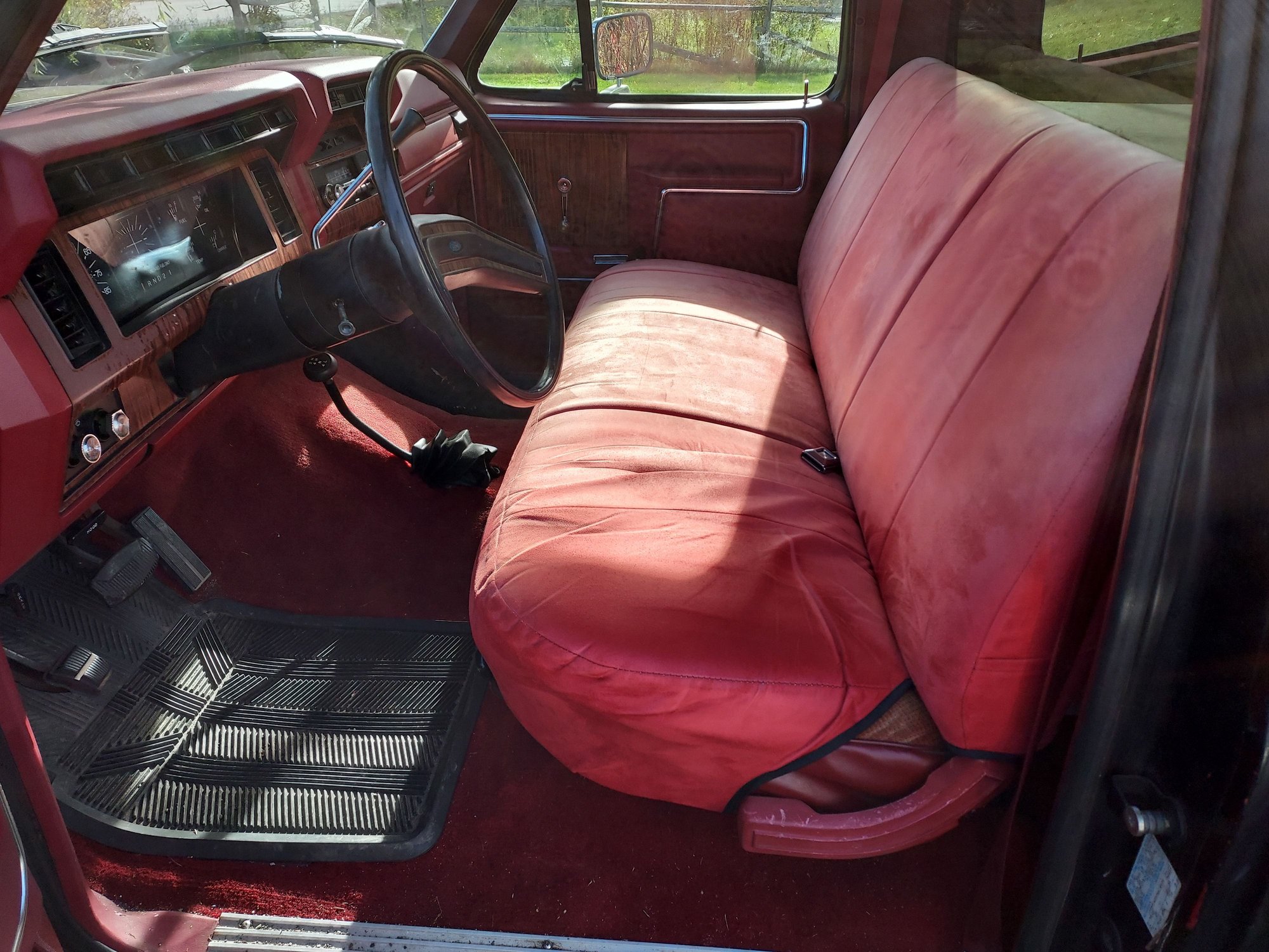 1982 Ford F-150 - '82 Ford F150, Short Bed, 4x4, Auto - Used - VIN 1FTDF14G3CNA18528 - 43,400 Miles - 8 cyl - 4WD - Automatic - Truck - Black - Exeter, NH 03833, United States