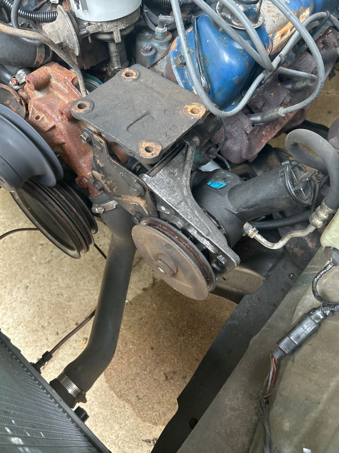 Power steering pump and a/c compressor location 