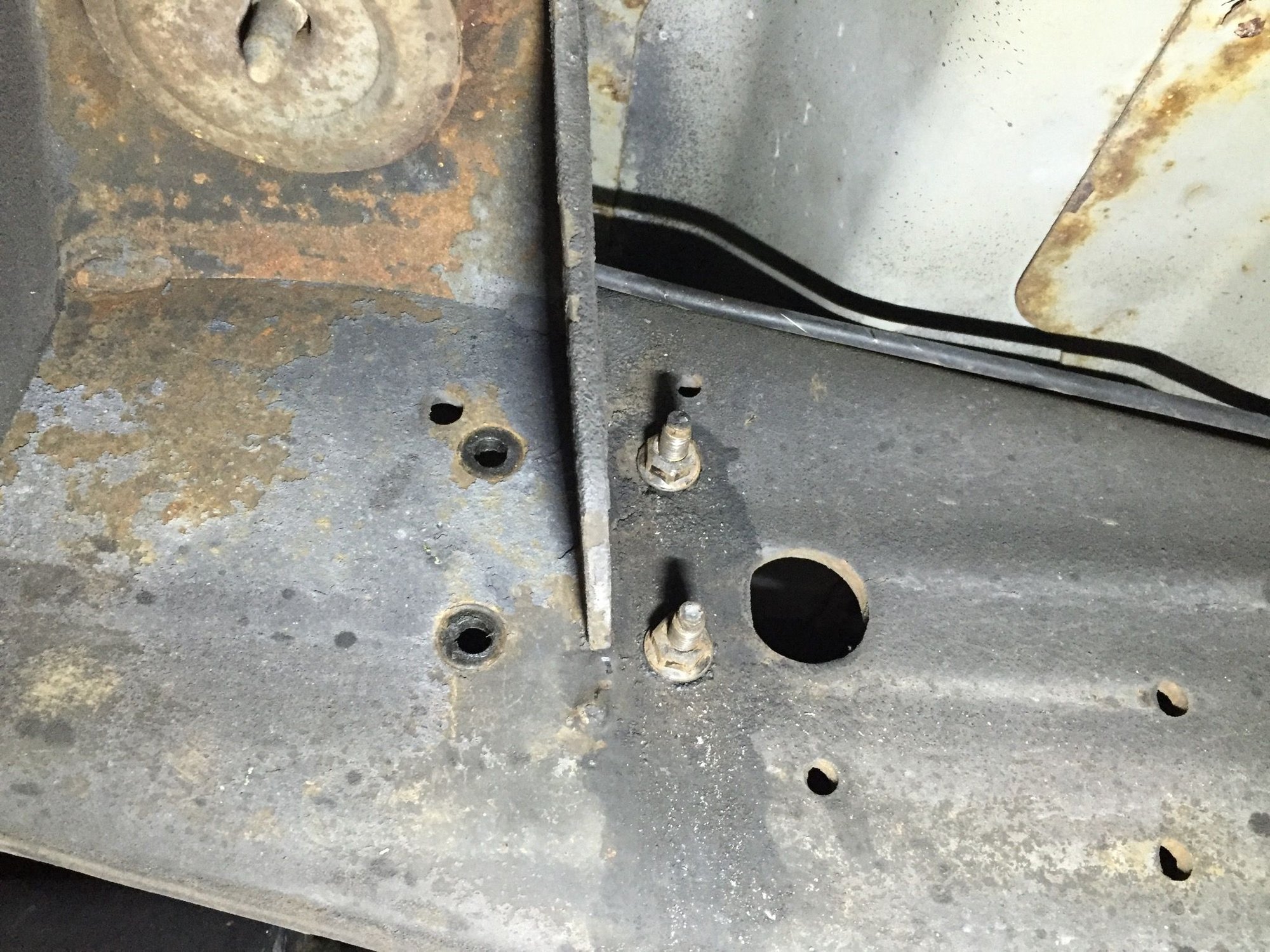 Band clamps vs UBolts on exhaust. Unbelievable difference Ford Truck