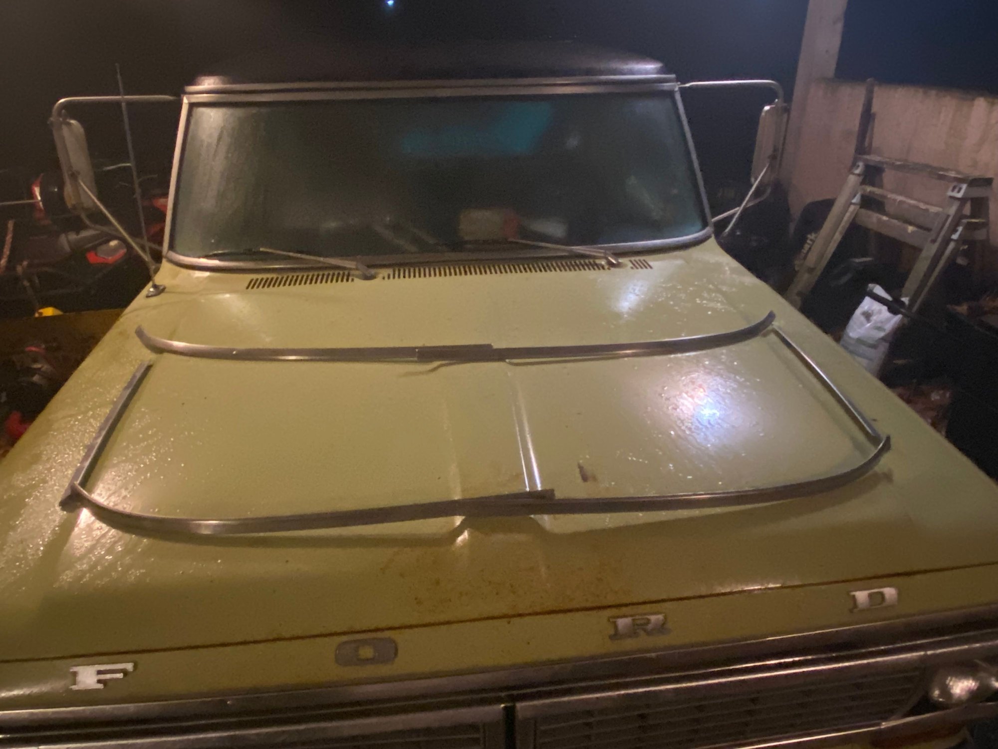 The set on the hood is an original set (the �extra� I acquired) as is the trim you see on my truck. Apologies for poor quality photo, weather isn�t too good on the mountain and it�s dark. I�ll get better pics if wanted in the daylight👍.