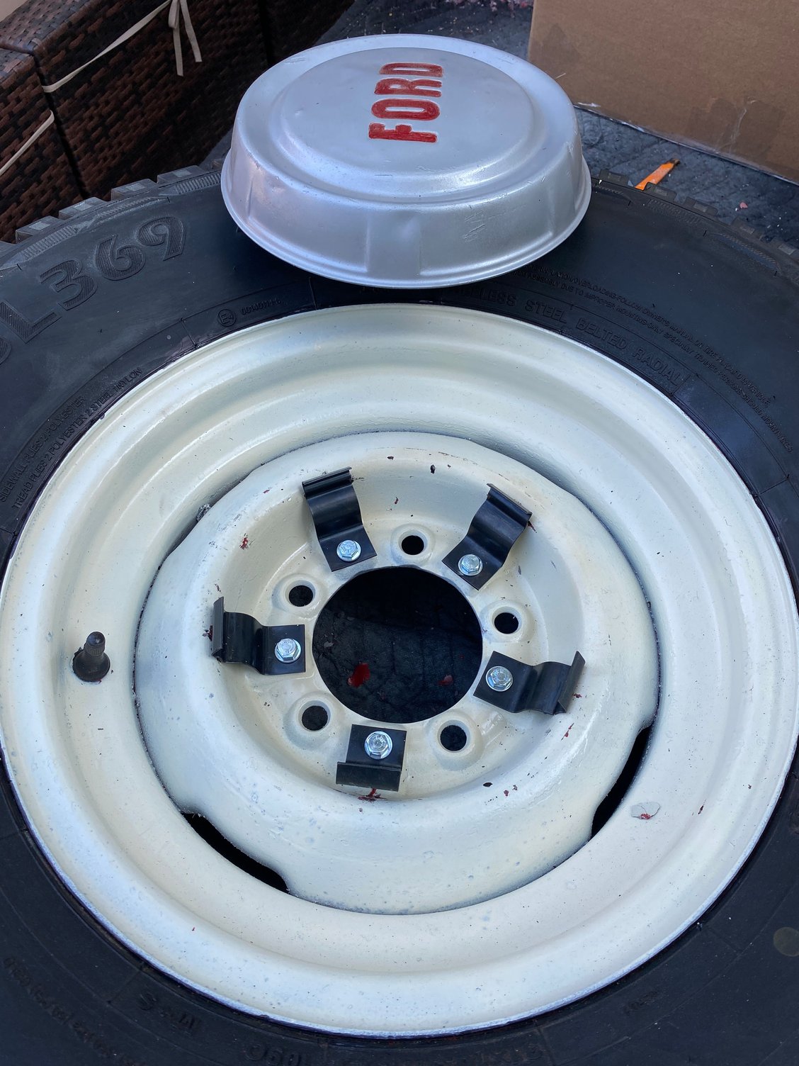 Hub cap clips/strange steel wheel Ford Truck Enthusiasts Forums