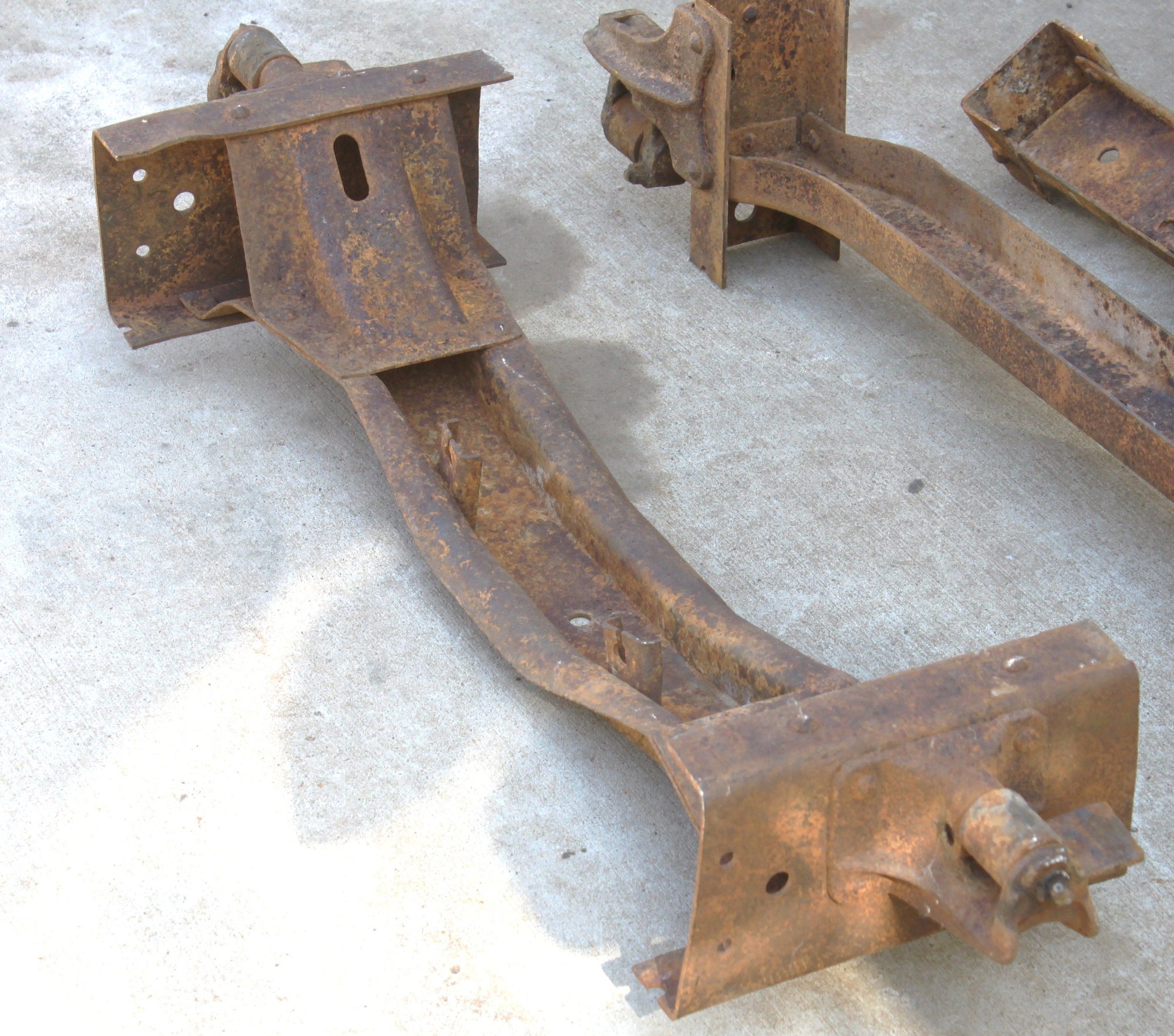5356 F100 Frame crossmembers ( 3 crossmembers ) Ford Truck
