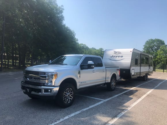 2017 f250 Lariat FX4 Camper Package
2017 Jayco 29 QBS