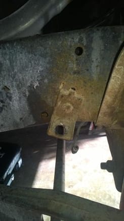 How does one remove this bracket?