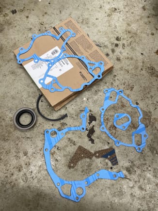 Also the gasket kit I bought for the engine to put it all back together, should have everything I need, including some extra parts it seems for the old timing cover with the on engine fuel pumps (parts I don’t need). So I won’t be using those parts obviously.. not sure if I should use those little triangular cork gaskets for the oil pan bolts to timing cover, as well as the oil pan gasket ring (the black semi-circle) also the blue water pump gasket in the top left is not being used 