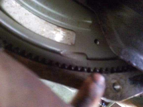 Front of transmission, was there suppose to be a gasket of some sort to go between the plate and the housing(flywheel is expose)