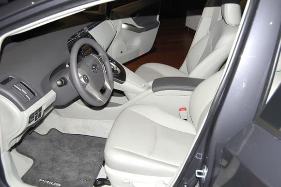 2010 Toyota Prius Drivers Side Interior