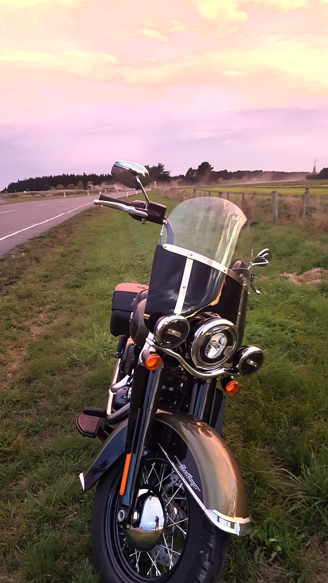 '18 Heritage fork mounted wind deflectors...anyone have them? Page 4