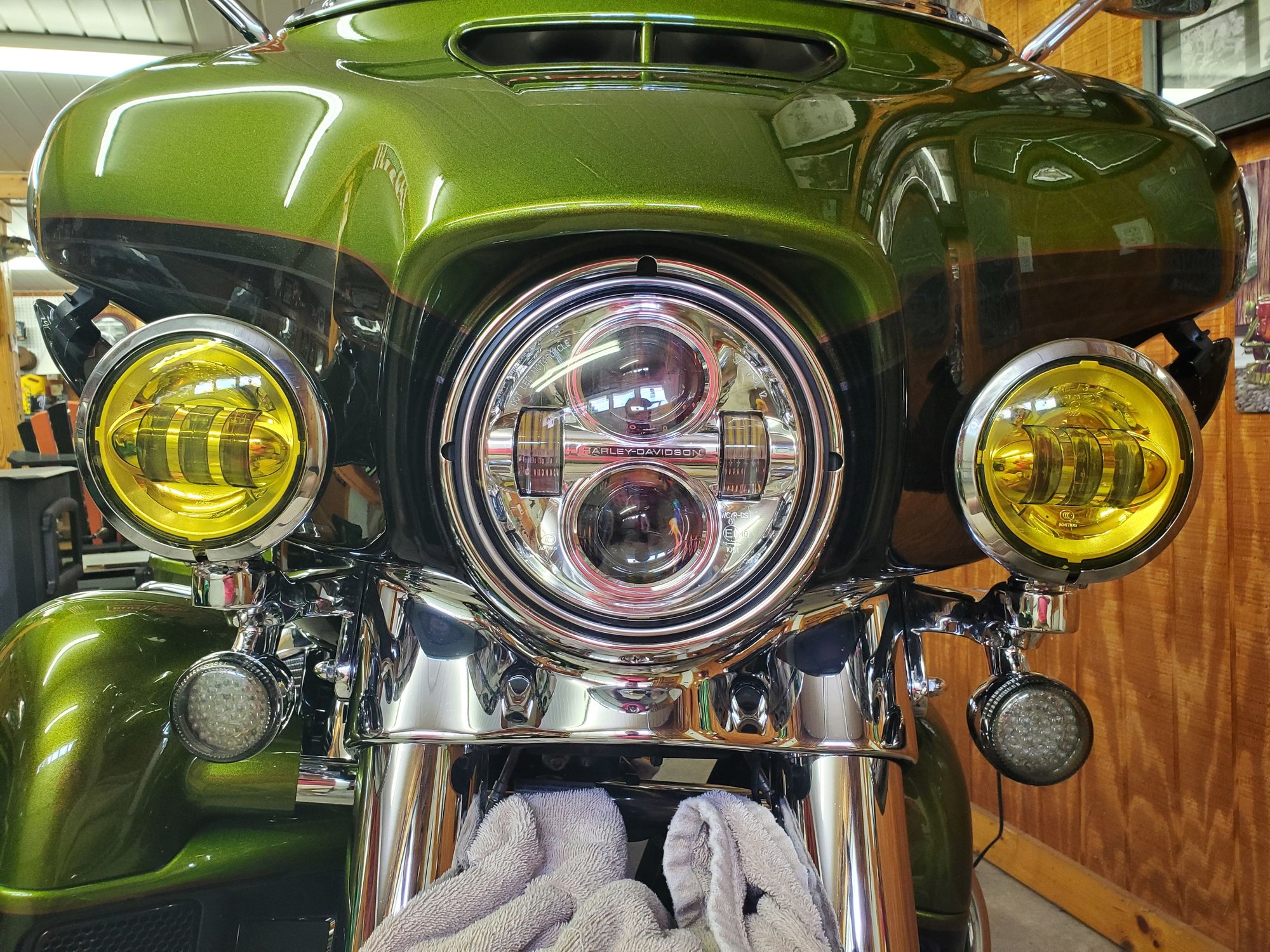 Who's Running Amber Passing Lights on a Limited Page 2 Harley