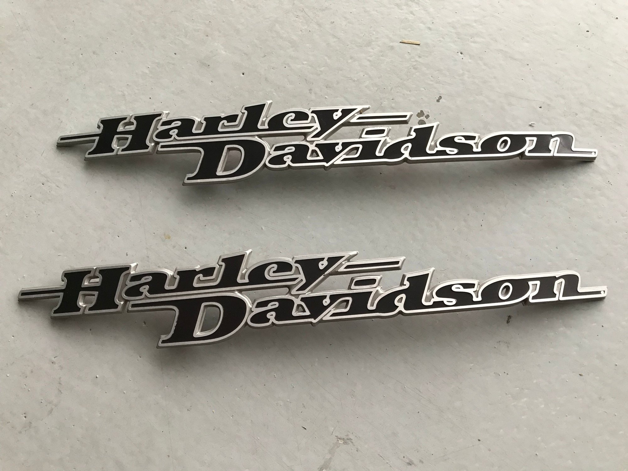 Street Glide Tank Badges - Harley Davidson Forums