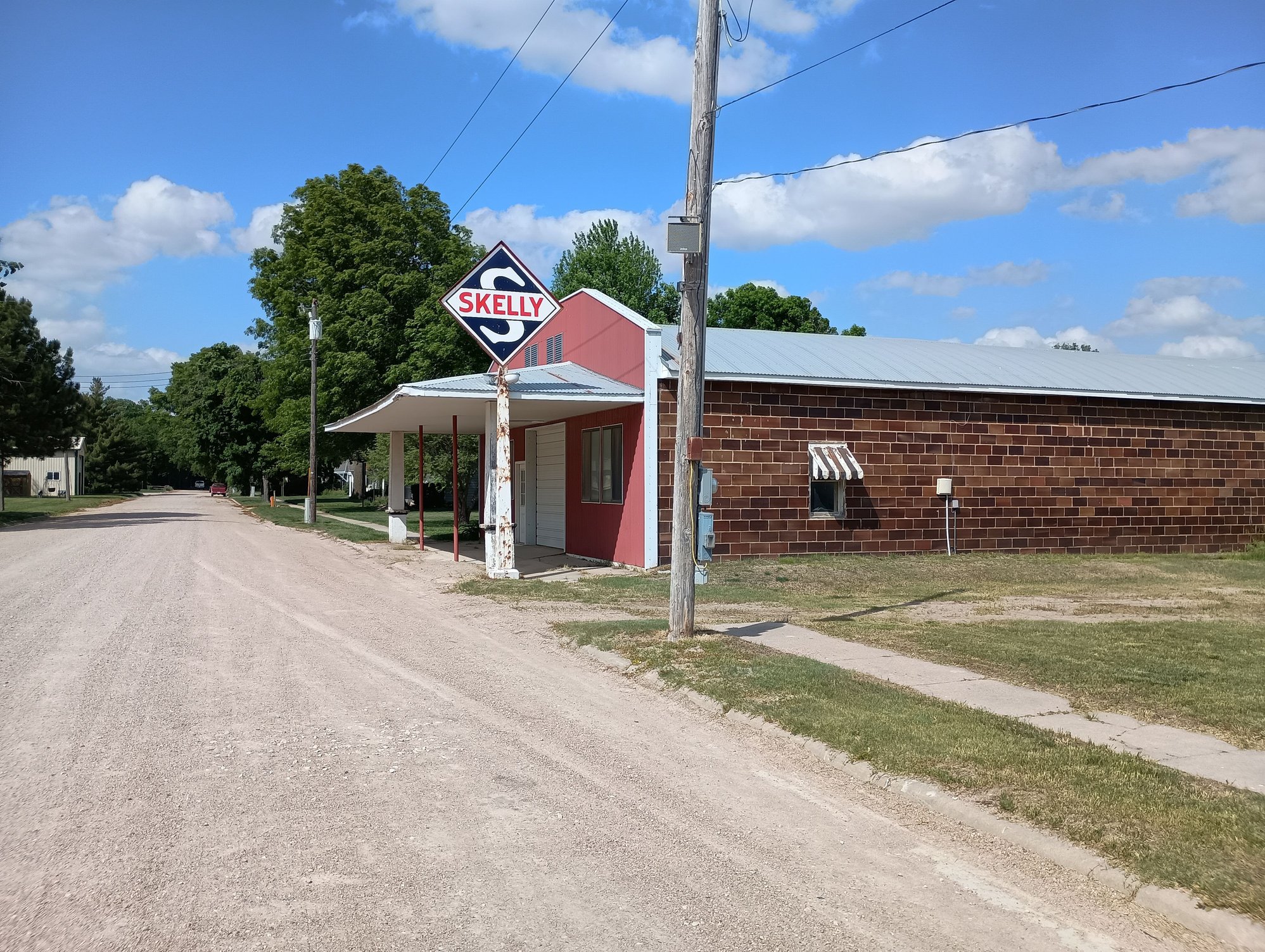 I haven't seen a Skelly Gas sign in a long time.