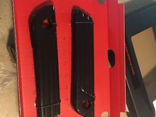Installed new kuryakyn saddlebag hinge covers. 
