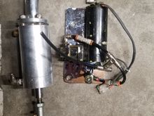 Air ride system for early softail. Never seen it on a bike but if i wire it up to a battery, the compressor runs. So it should work great