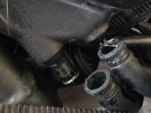 that greenish mess is from leak detection dye i used two years prior...wtf.  why is it still there?

http://www.hdforums.com/forum/sportster-models/879098-2007-883-1200-sportser-oil-on-the-bottom-of-my-bike.html