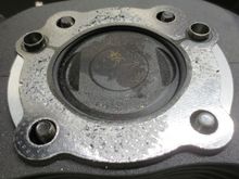 After 1.250km alot of crap on top of the piston from the oil true the intake from the breathers.