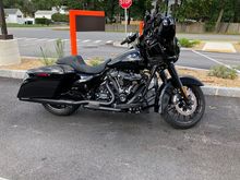 I didn't notice that orange Dunkin' Donuts sign post in the background when I took the picture. I was so anxious to take a pic of my new seat.