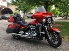 Street Glide in Ultra clothing - Dressed for the long-haul.