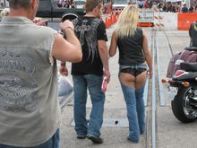 bikes and babes !!! 2014-12-31 14:01:12