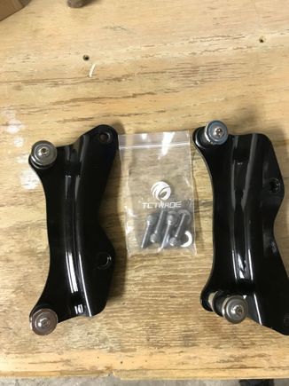 Off brand touring quick detach docking hardware. Came off of a 2016 Road King. 
$20 shipped. 