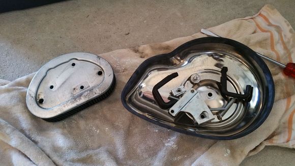 this filter is terrible... i'm 99% sure the dealer didn't even touch it...  it has prompted me to do a full service this weekend.  no telling what else was 'kinda' done