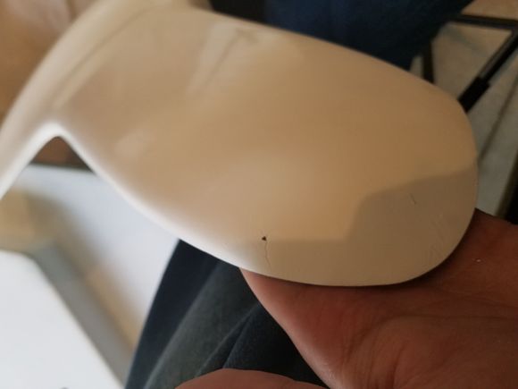 leg lowers small chip/ crack in the gel coat. This still isnt a problem and an would all be taken care of when prepping for paint.