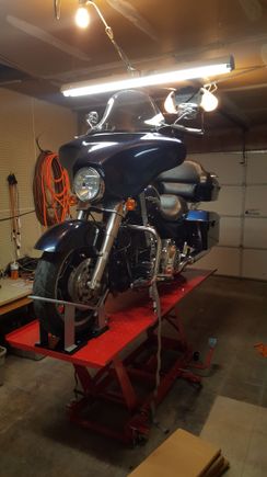 They only have 1 lift, why they advertise 2 models ? Got home took it out of the crate