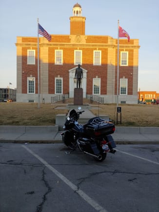 Original courthouse in independence with statue of Harry S Truman