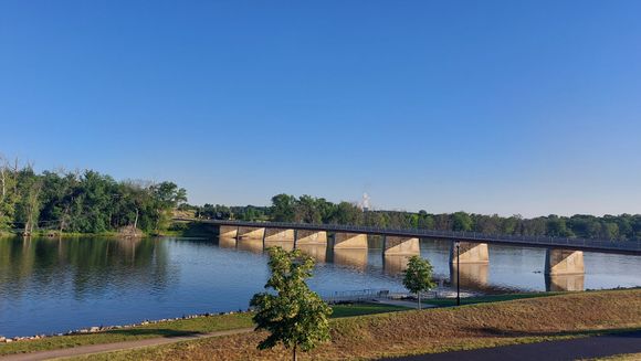 Since the Rock River was nearby, i had to take a sunset ride down river. Almost zero traffic, all the way home, which was awesome again. 