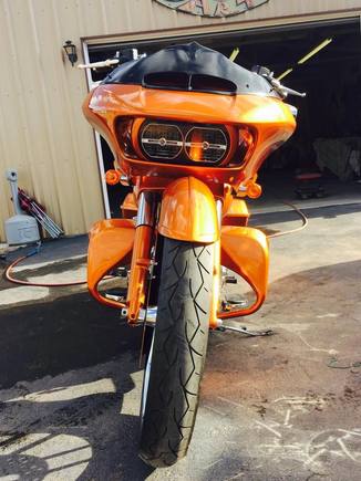 Front view of the crash bar speaker pods..