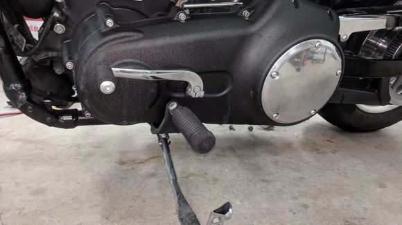 2011 FXDF with mid-controls. Outter primary case is new OEM.