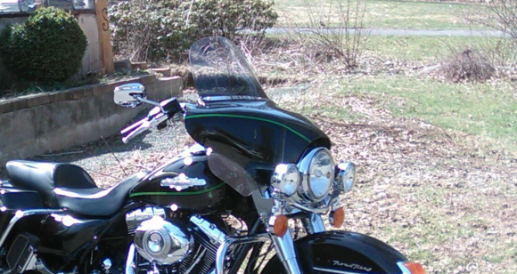 WTB the chrome piece that separates the shield from the fairing