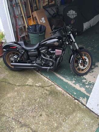 Hannum HD just delivered my bike from Philly to NYC free of charge bought this sight unseen now it has to stop raining so I can ride this bad boy.