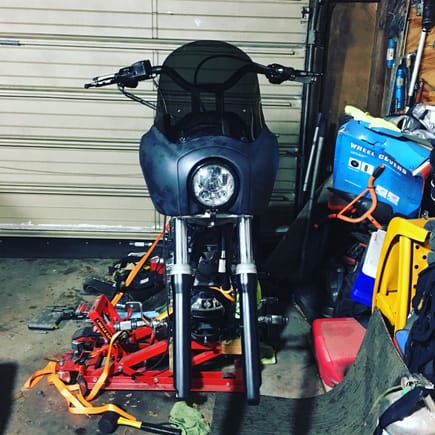 Got my forks back from powdercoat along with others parts, finally assembled the monotubes i had collecting dust. Mocked up my jd fairing now for paint
