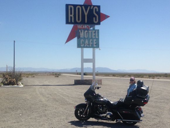 The famous Roys at Amboy on RT 66 - finally got wife in photo---was 92 and warm ,can,t image being there in mid August