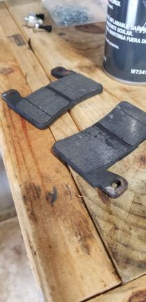 With front rim off I noticed a lil wear on the brake pads....